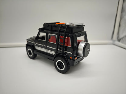 Mercedes Benz Clase G - Escala 1/24 - Plastico c/Luz y Sonido - No License (sin caja)
