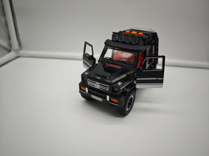 Mercedes Benz Clase G - Escala 1/24 - Plastico c/Luz y Sonido - No License (sin caja)