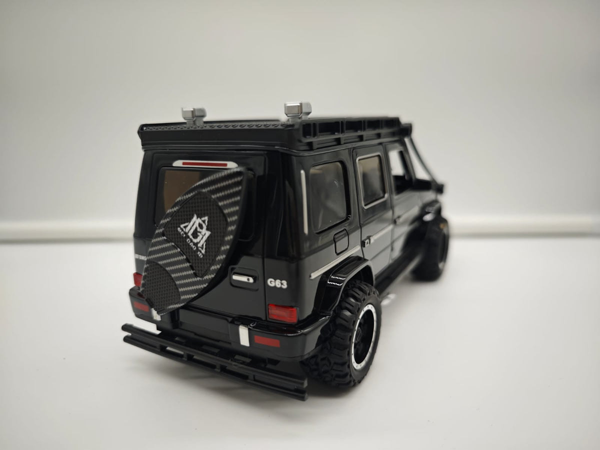 Mercedes G Wagon AMG - Escala 1/24 - Plastico c/Luz y Sonido - No License (sin caja)