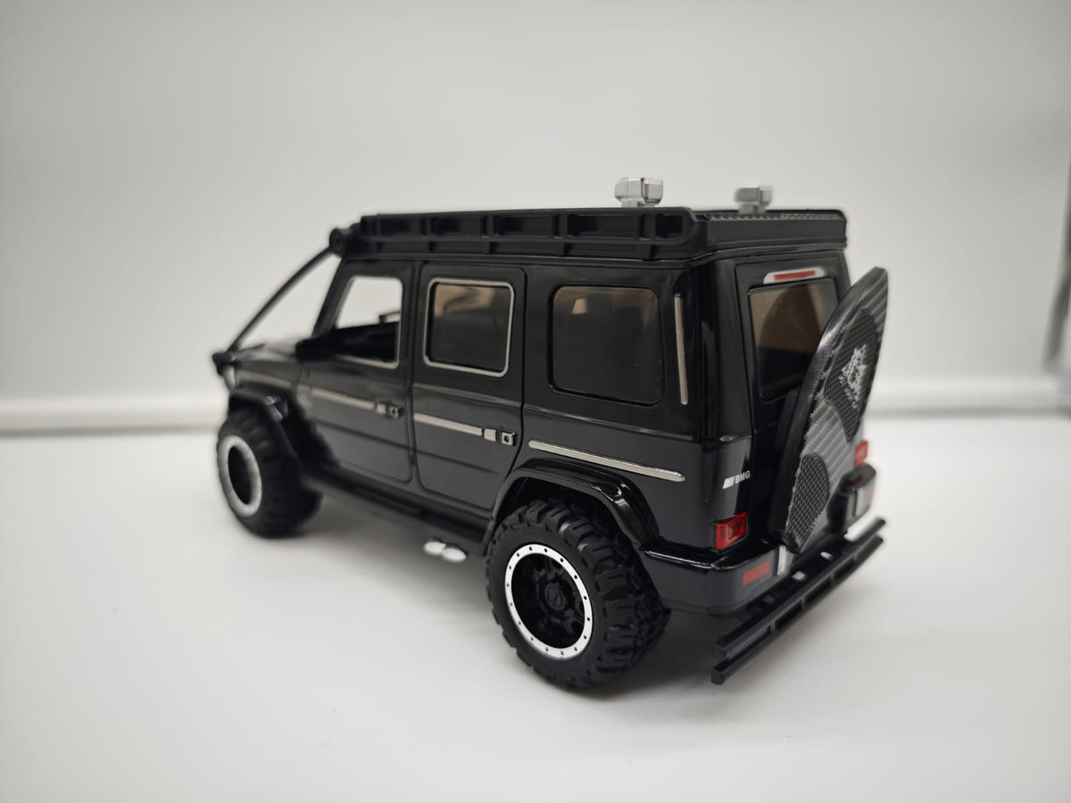 Mercedes G Wagon AMG - Escala 1/24 - Plastico c/Luz y Sonido - No License (sin caja)