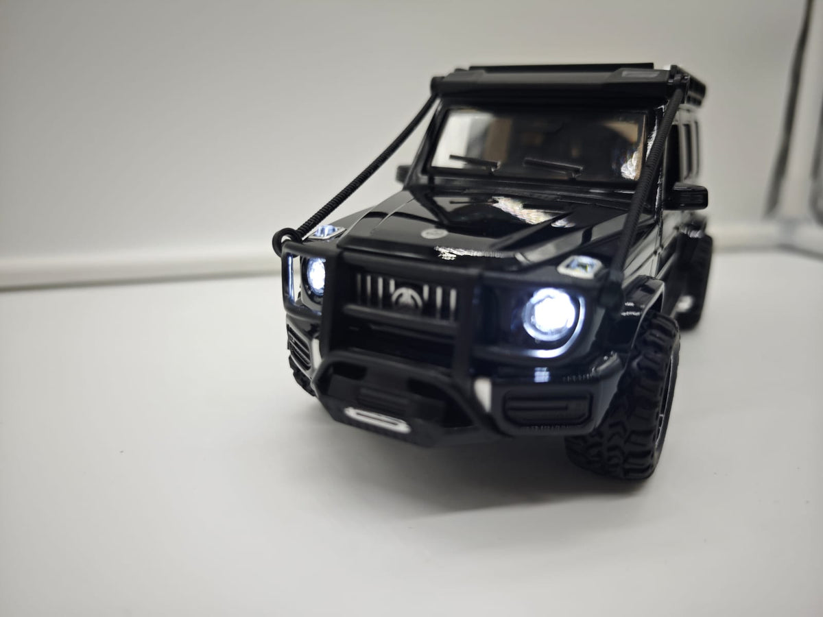 Mercedes G Wagon AMG - Escala 1/24 - Plastico c/Luz y Sonido - No License (sin caja)
