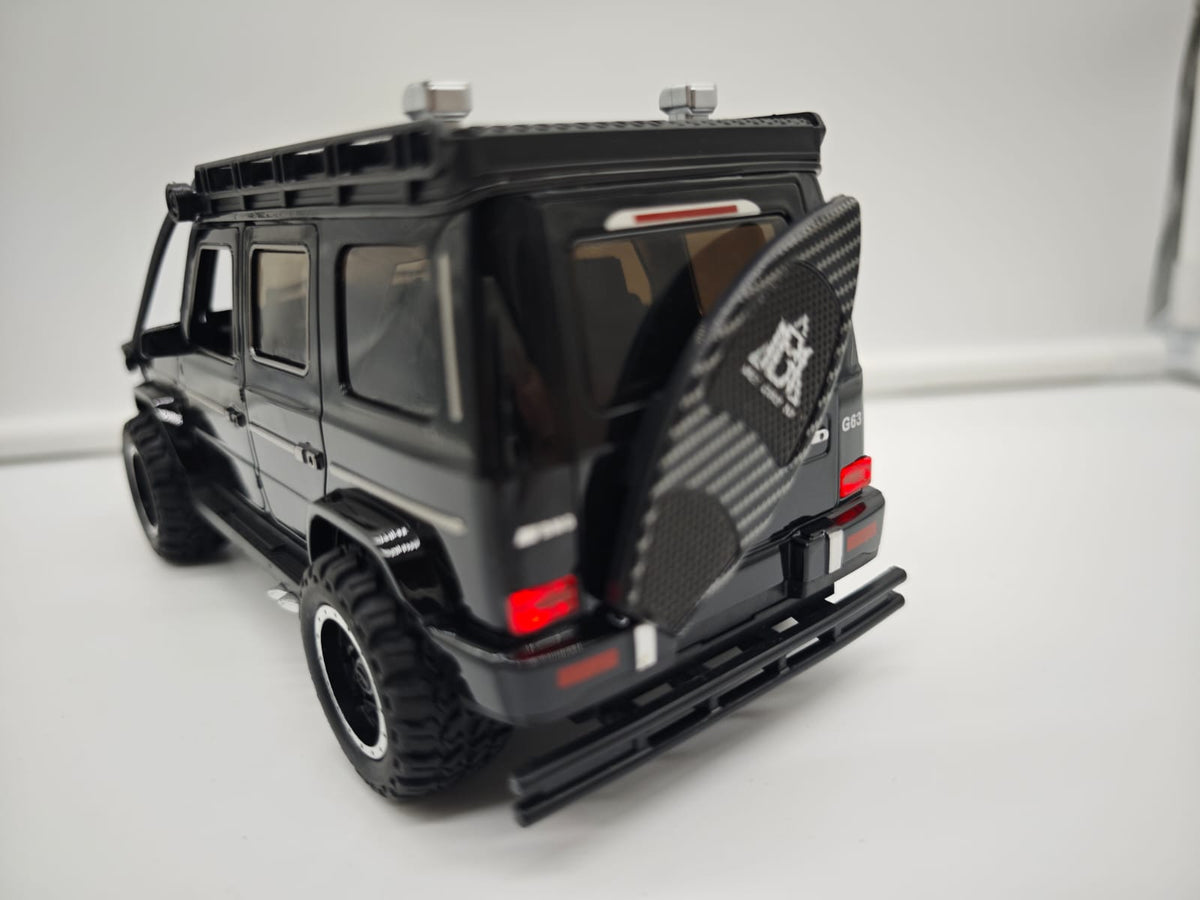 Mercedes G Wagon AMG - Escala 1/24 - Plastico c/Luz y Sonido - No License (sin caja)