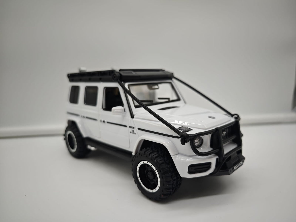 Mercedes G Wagon AMG - Escala 1/24 - Plastico c/Luz y Sonido - No License (sin caja)
