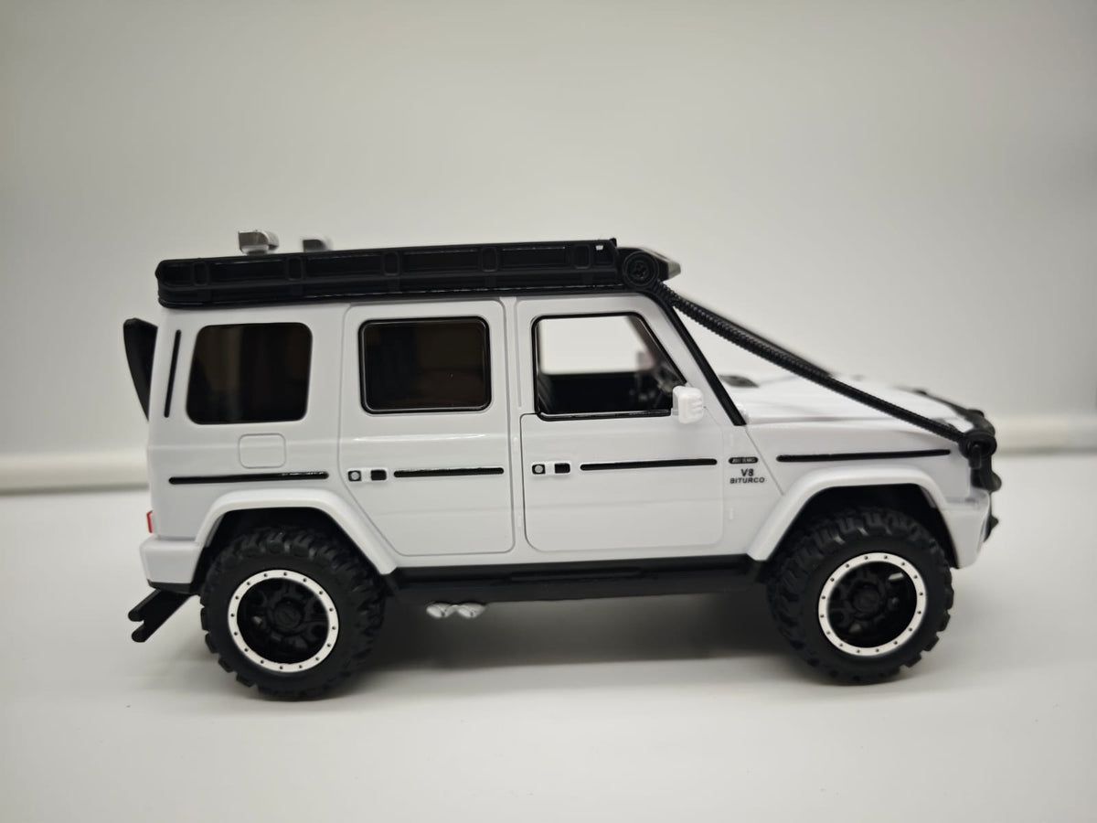 Mercedes G Wagon AMG - Escala 1/24 - Plastico c/Luz y Sonido - No License (sin caja)