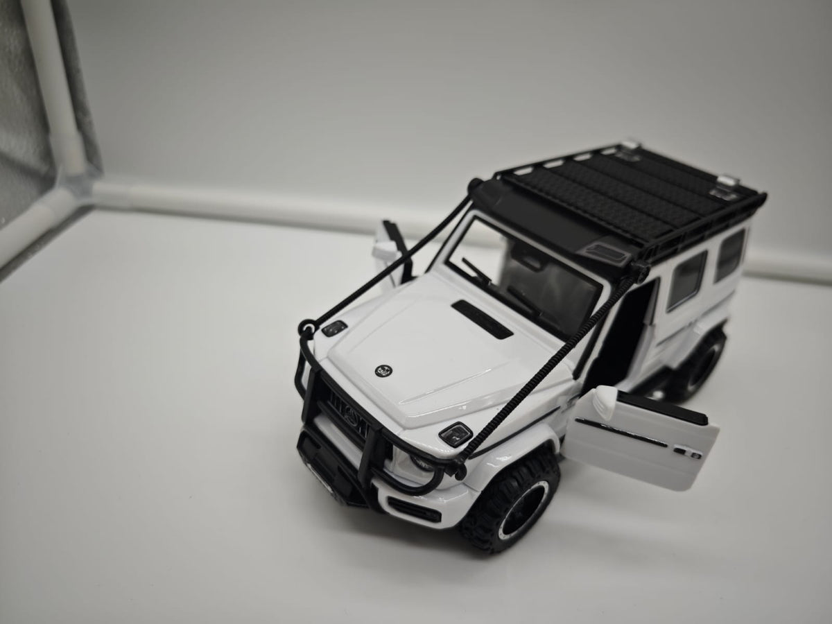 Mercedes G Wagon AMG - Escala 1/24 - Plastico c/Luz y Sonido - No License (sin caja)