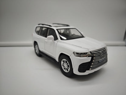 Toyota Land Cruiser 300 - Escala 1/24 - Plastico c/Luz y Sonido - No License (sin caja)