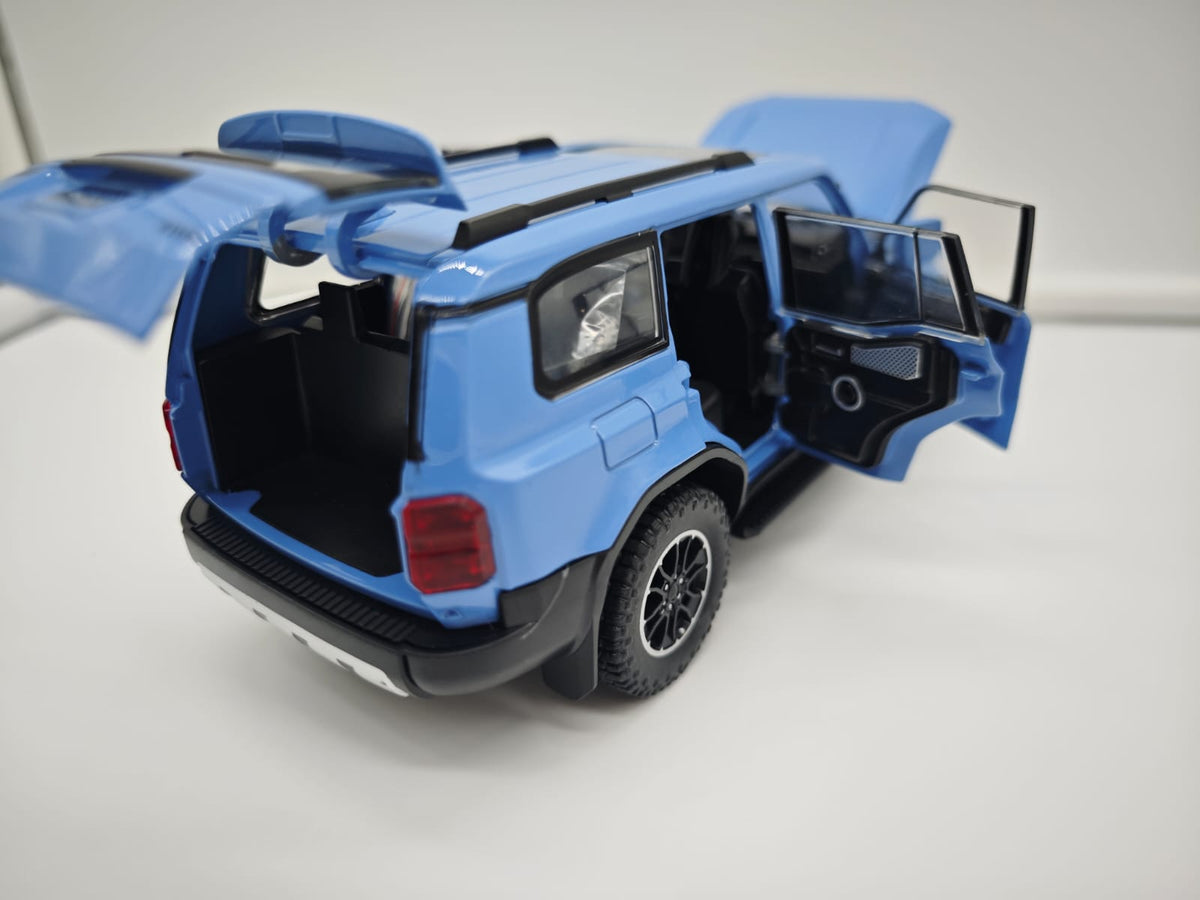 Toyota Land Cruiser Prado Serie 250 (2026) - Escala 1/24 - c/Luz y Sonido - (sin caja)