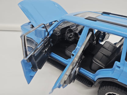 Toyota Land Cruiser Prado Serie 250 (2026) - Escala 1/24 - c/Luz y Sonido - (sin caja)
