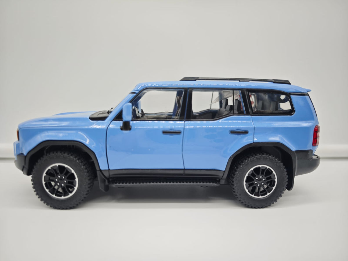 Toyota Land Cruiser Prado Serie 250 (2026) - Escala 1/24 - c/Luz y Sonido - (sin caja)