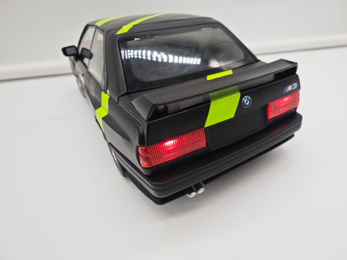 BMW M3 E30 DTM / CUSTOM - Escala 1/24 - c/Luz y Sonido - (sin caja)