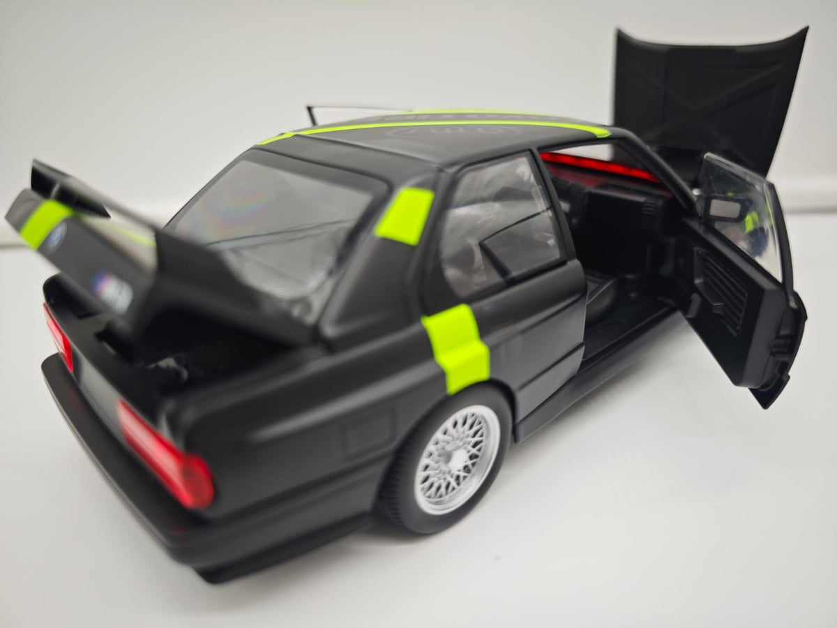BMW M3 E30 DTM / CUSTOM - Escala 1/24 - c/Luz y Sonido - (sin caja)