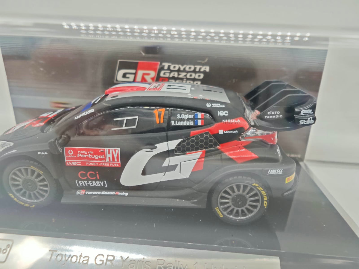 Toyota GR Yaris Rally 1 Hybrid - #17 Sebastien Ogier  - Escala 1/43 - Burago