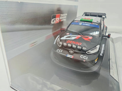 Toyota GR Yaris Rally 1 Hybrid - #33 Elfyn Evans  - Escala 1/43 - Burago