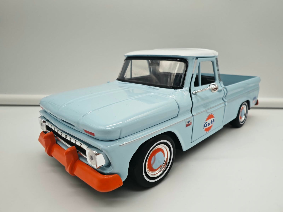Chevy C10 Pickup 1966 Gulf - Escala 1/24 - MotorMax - (Sin caja)