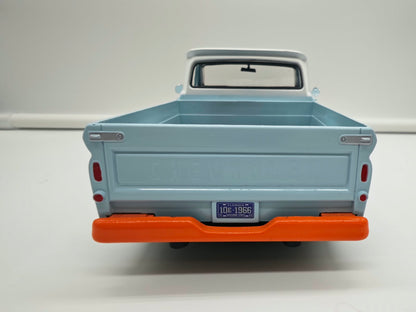 Chevy C10 Pickup 1966 Gulf - Escala 1/24 - MotorMax - (Sin caja)