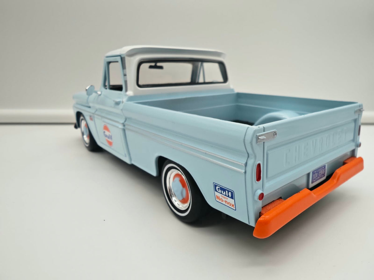 Chevy C10 Pickup 1966 Gulf - Escala 1/24 - MotorMax - (Sin caja)