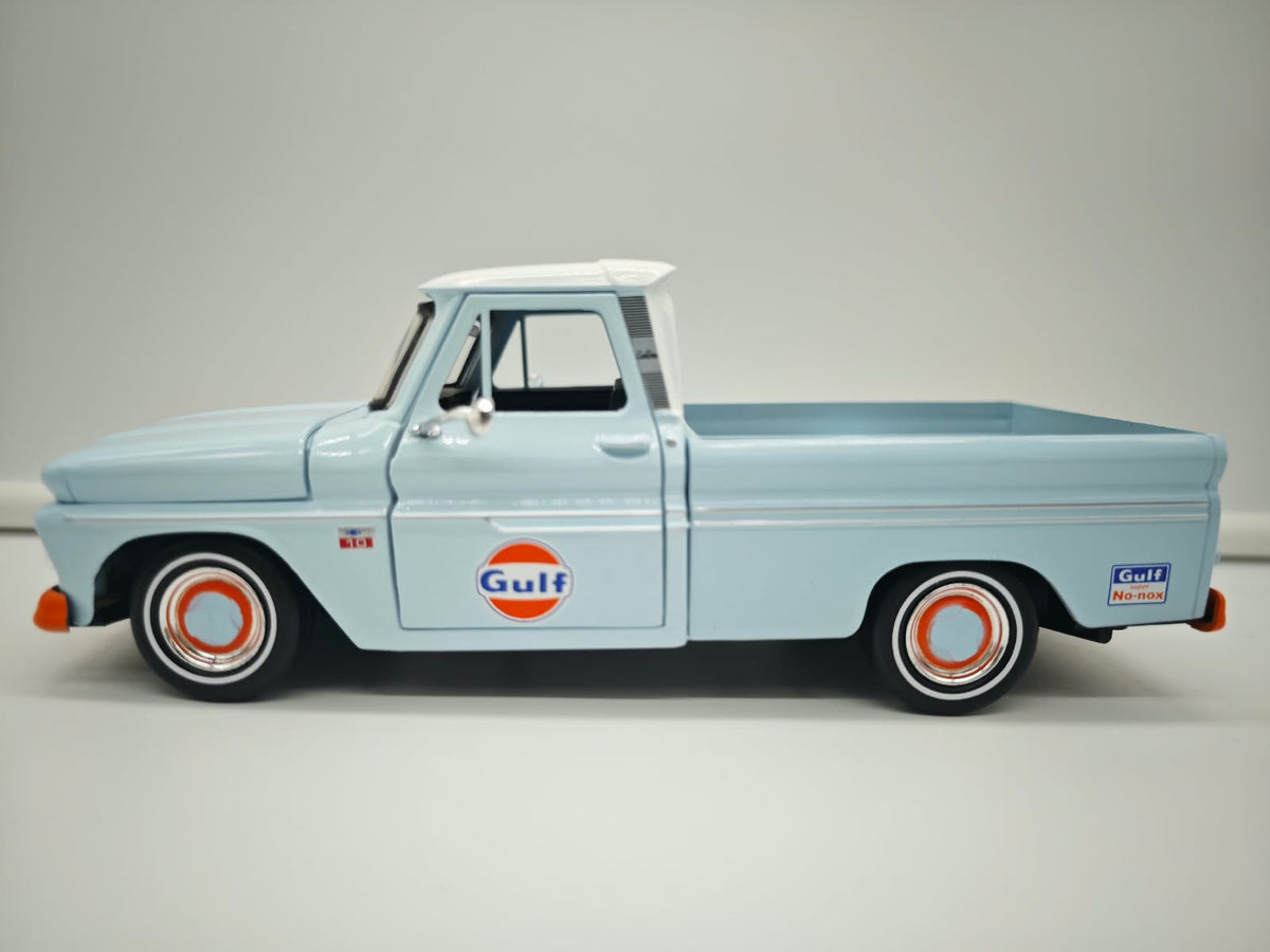 Chevy C10 Pickup 1966 Gulf - Escala 1/24 - MotorMax - (Sin caja)