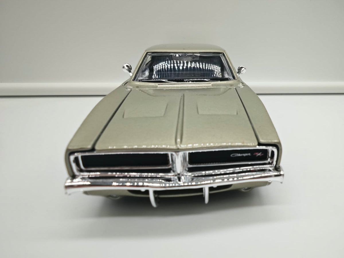Dodge Charger R/T 1969 - Escala 1/24 - Maisto - (Sin caja)