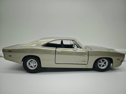 Dodge Charger R/T 1969 - Escala 1/24 - Maisto - (Sin caja)