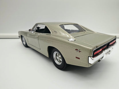Dodge Charger R/T 1969 - Escala 1/24 - Maisto - (Sin caja)