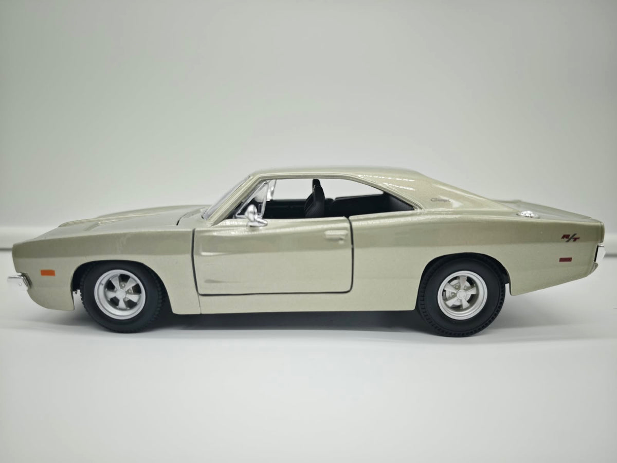 Dodge Charger R/T 1969 - Escala 1/24 - Maisto - (Sin caja)