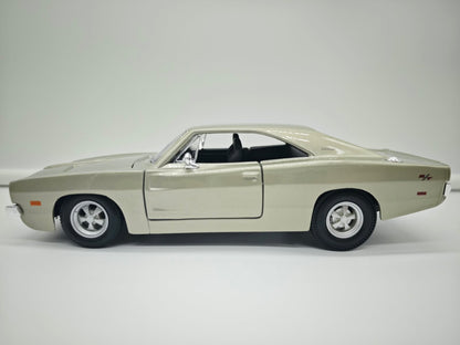 Dodge Charger R/T 1969 - Escala 1/24 - Maisto - (Sin caja)