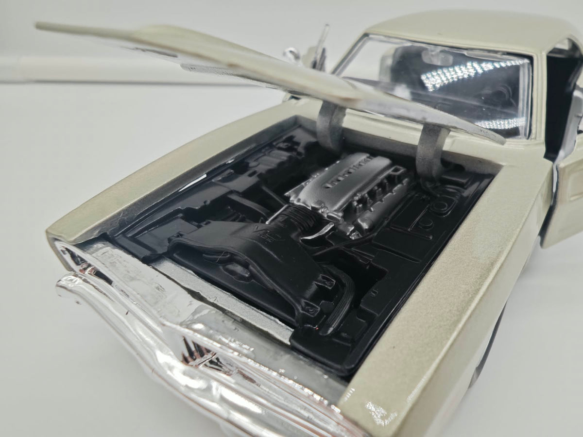 Dodge Charger R/T 1969 - Escala 1/24 - Maisto - (Sin caja)