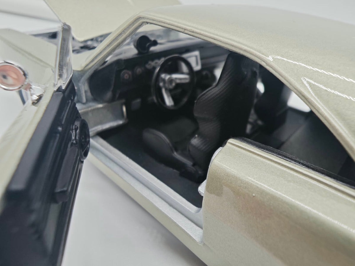 Dodge Charger R/T 1969 - Escala 1/24 - Maisto - (Sin caja)