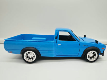 Datsun 620 Pick-Up 1973 - Escala 1/24 - Maisto - (Sin caja)