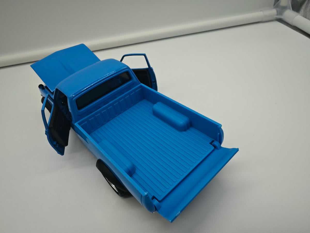 Datsun 620 Pick-Up 1973 - Escala 1/24 - Maisto - (Sin caja)