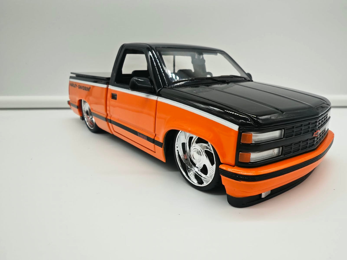 Chevrolet Silverado 454 SS "Harley Davidson" - Escala 1/24 - Maisto - (Sin caja)