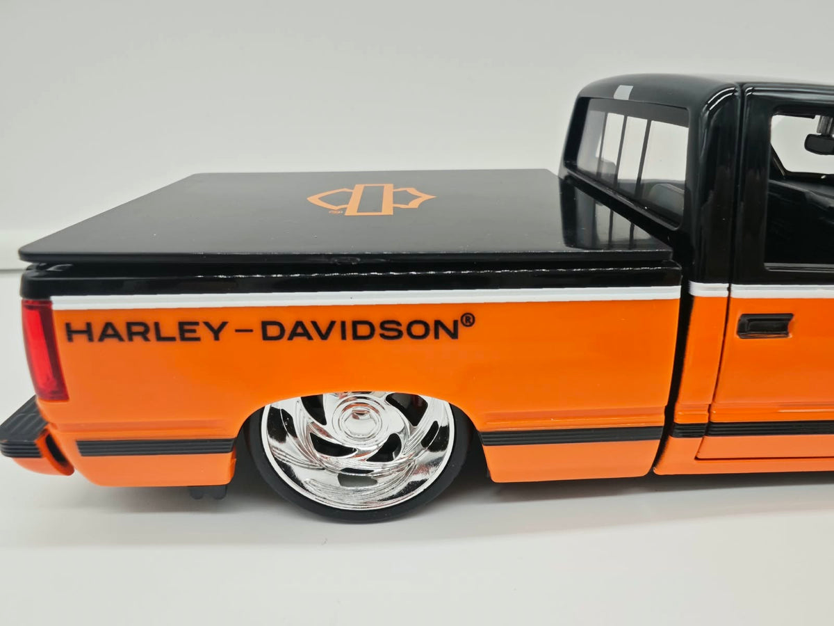 Chevrolet Silverado 454 SS "Harley Davidson" - Escala 1/24 - Maisto - (Sin caja)