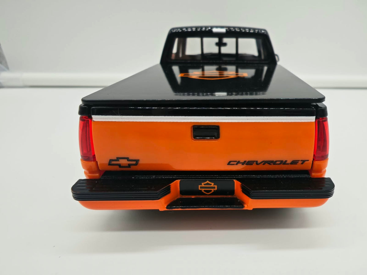 Chevrolet Silverado 454 SS "Harley Davidson" - Escala 1/24 - Maisto - (Sin caja)