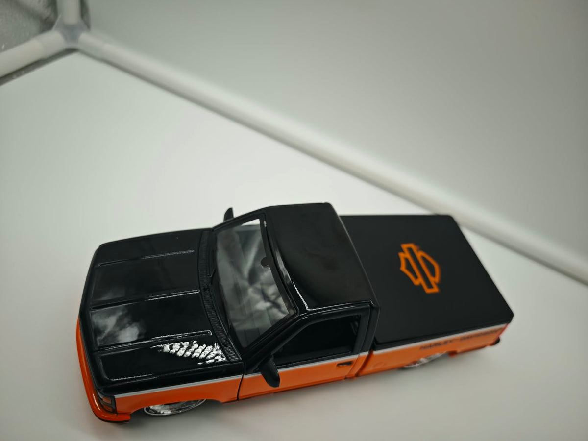 Chevrolet Silverado 454 SS "Harley Davidson" - Escala 1/24 - Maisto - (Sin caja)