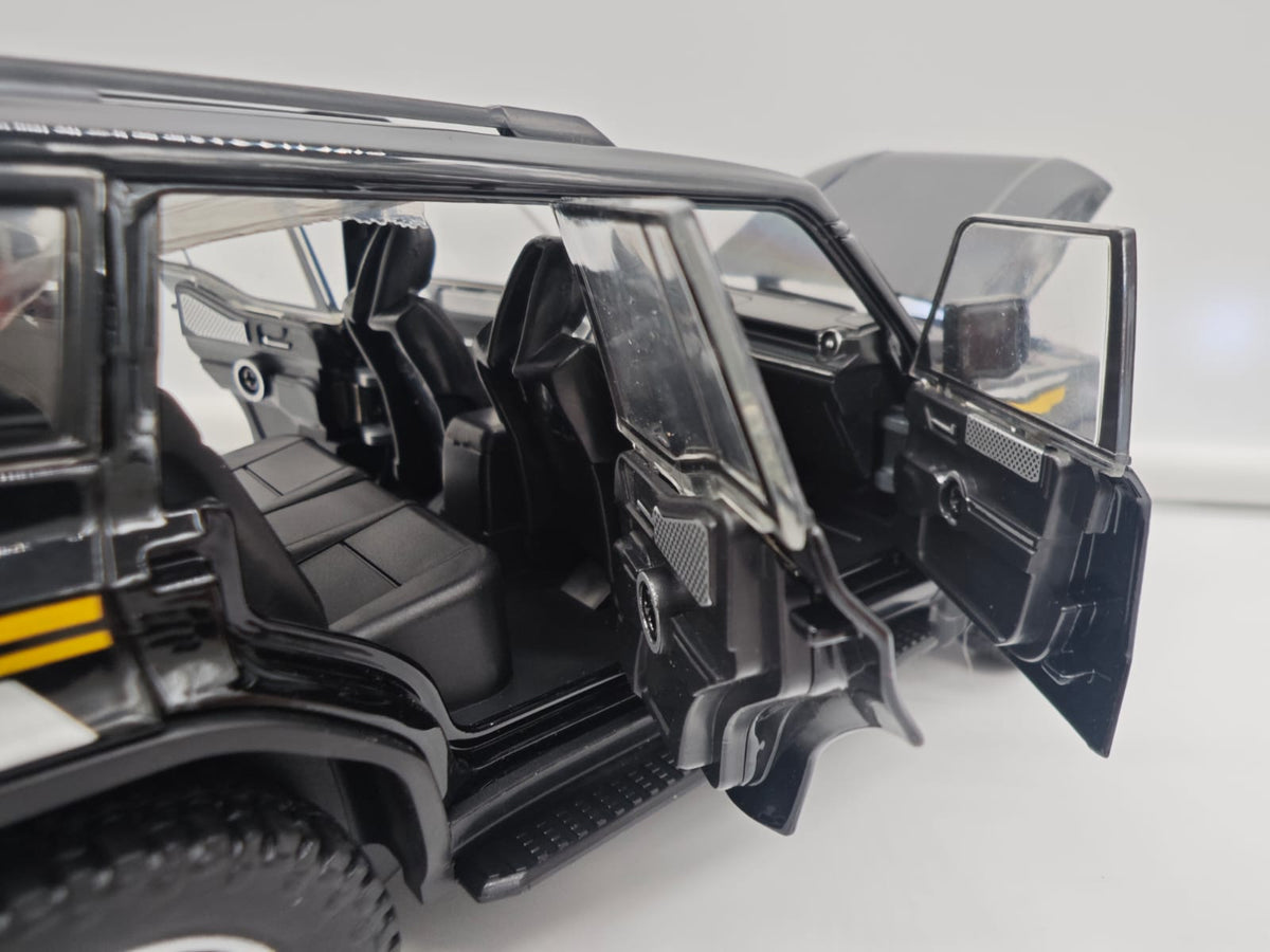 Toyota Land Cruiser Prado Serie 250 (2026) - Escala 1/24 - c/Luz y Sonido - (sin caja)