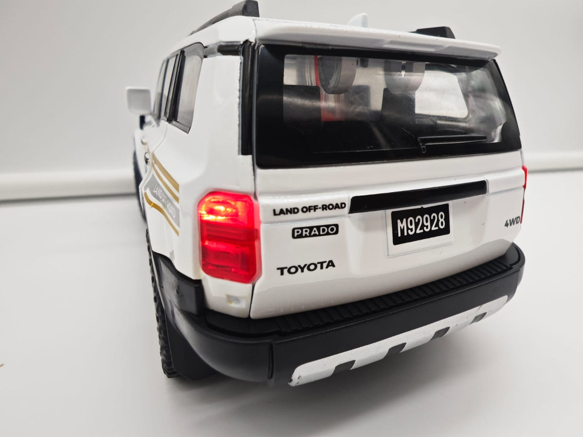 Toyota Land Cruiser Prado Serie 250 (2026) - Escala 1/24 - c/Luz y Sonido - (sin caja)