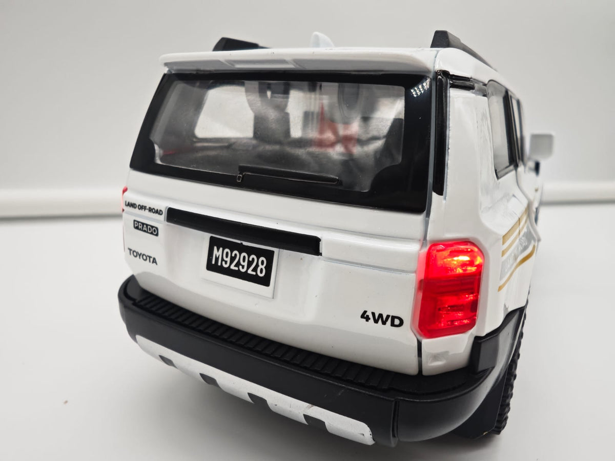 Toyota Land Cruiser Prado Serie 250 (2026) - Escala 1/24 - c/Luz y Sonido - (sin caja)