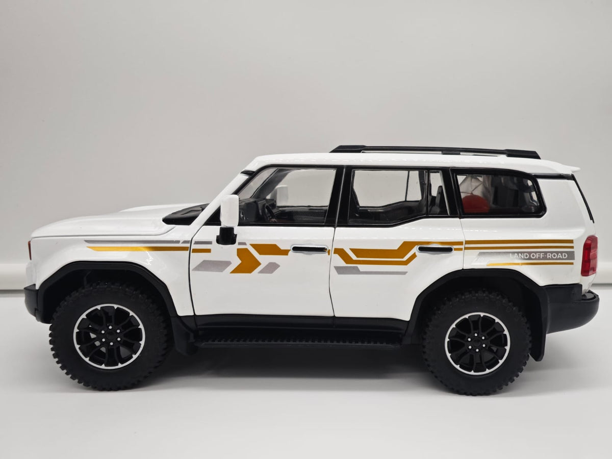 Toyota Land Cruiser Prado Serie 250 (2026) - Escala 1/24 - c/Luz y Sonido - (sin caja)