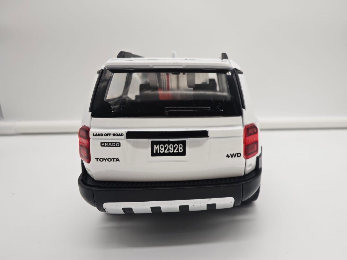 Toyota Land Cruiser Prado Serie 250 (2026) - Escala 1/24 - c/Luz y Sonido - (sin caja)