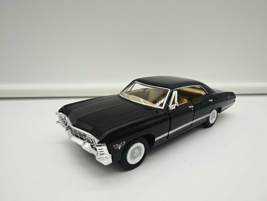 Chevrolet Impala 1967 - "Baby" de Supernatural - Escala 1/43 - Kinsmart - (Sin caja)